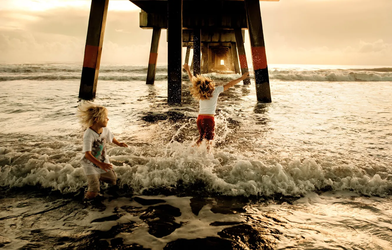 Photo wallpaper joy, children, surf, Samantha McBride