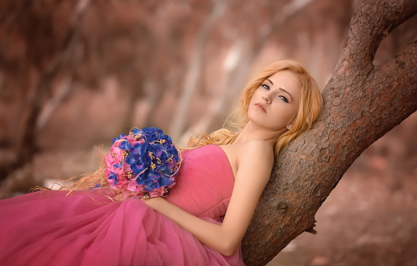 Photo wallpaper girl, flowers, tree, bouquet, dress, blonde, neckline, trunk
