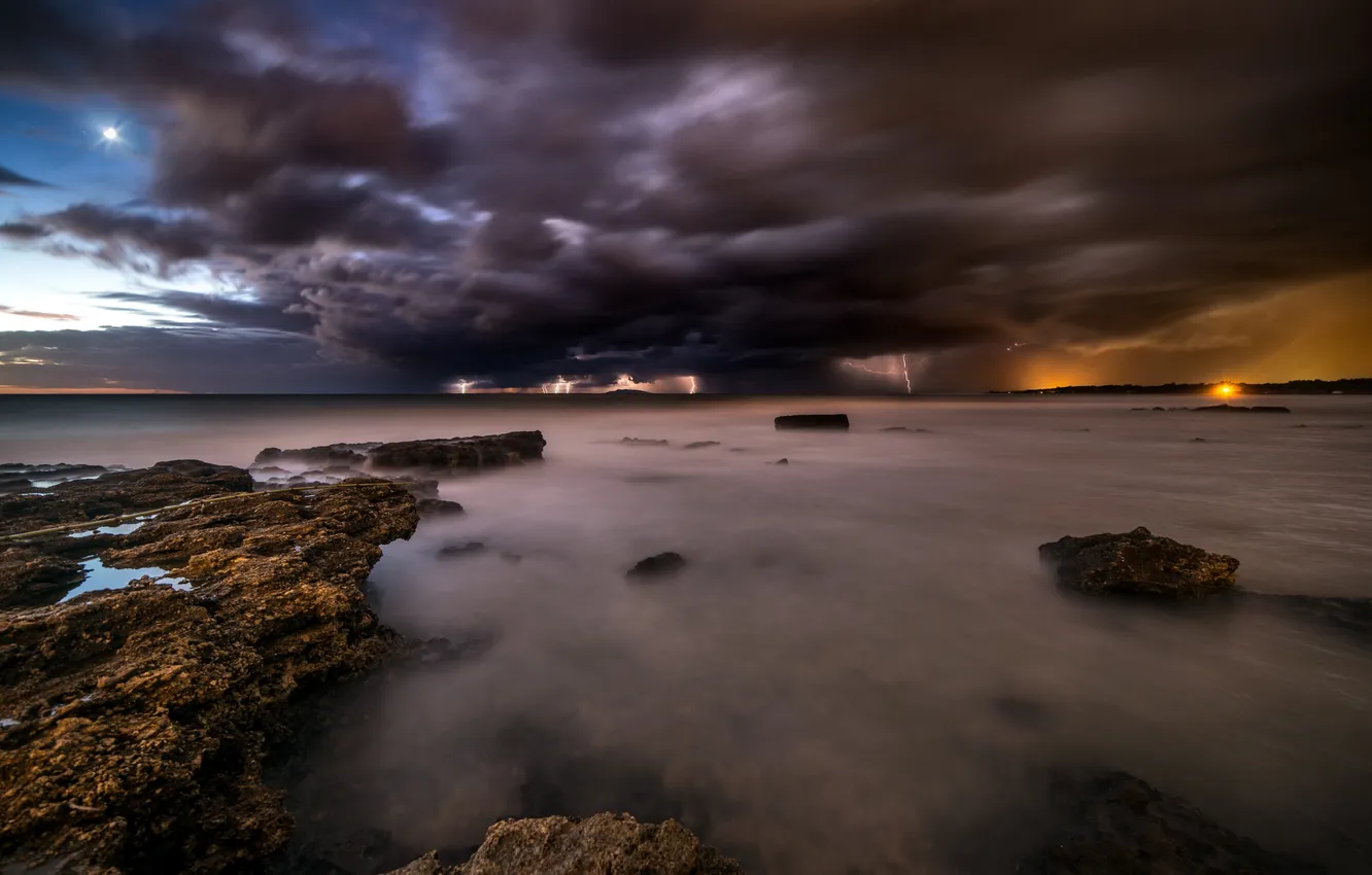 Photo wallpaper sea, clouds, lightning