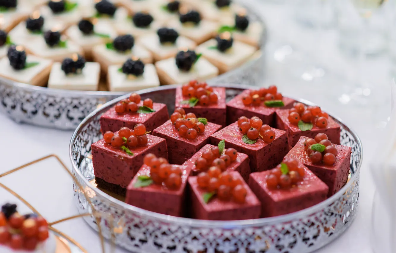 Photo wallpaper berries, cake, dessert, red currant