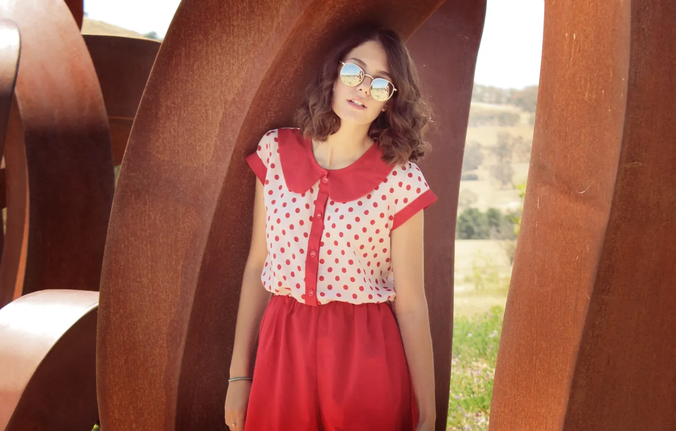 Photo wallpaper glasses, curls, Gaspar, Who