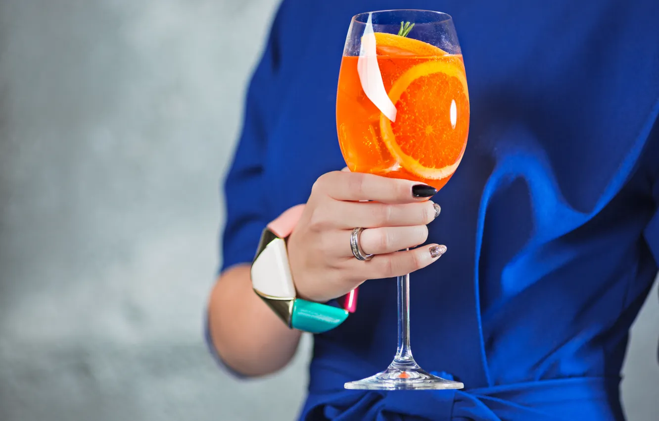 Photo wallpaper girl, glass, orange, hand, cocktail