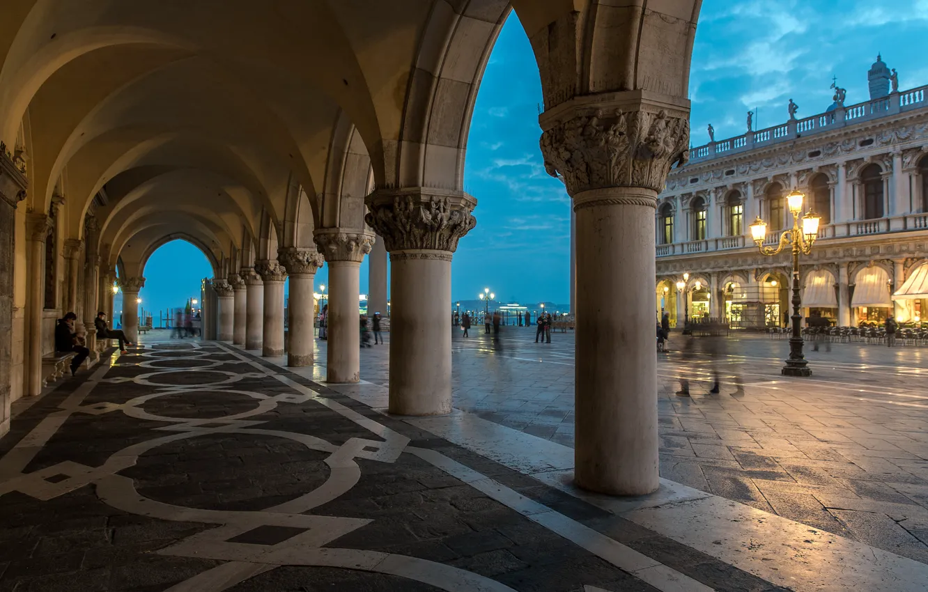Photo wallpaper the sky, clouds, lights, the evening, Italy, lantern, Venice, the Doge's Palace