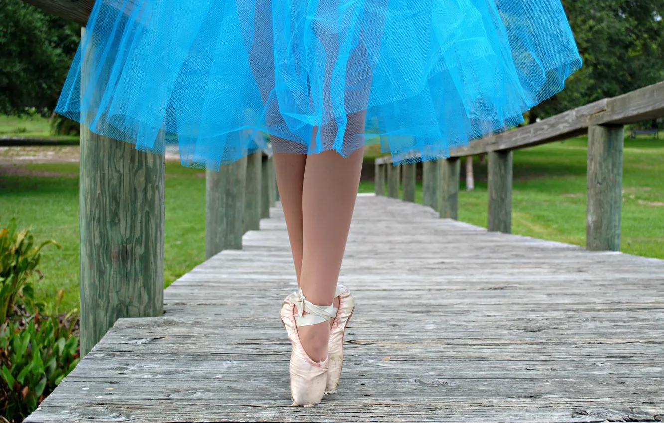 Photo wallpaper bridge, feet, skirt, ballerina, Pointe shoes
