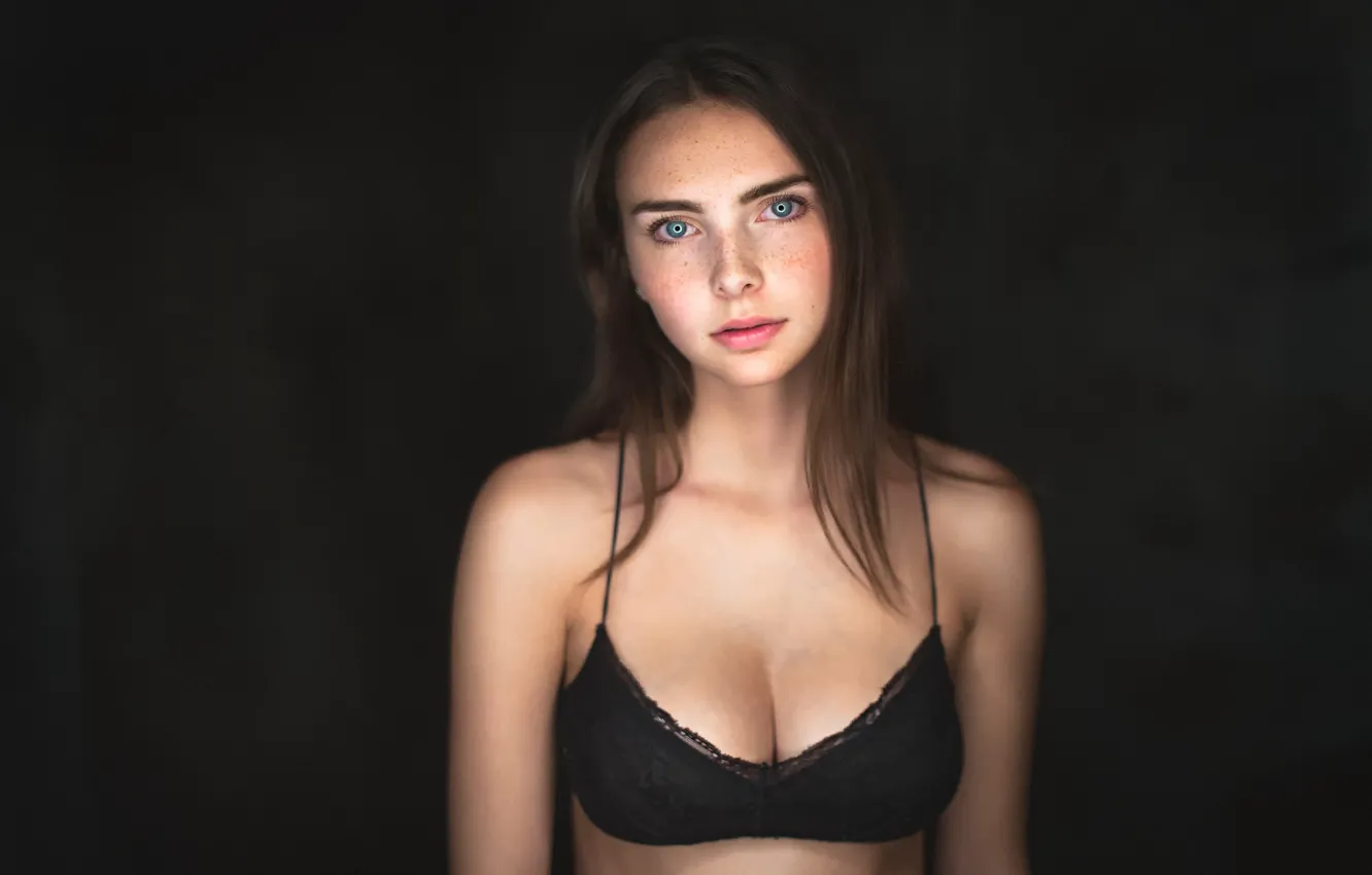Photo wallpaper neckline, freckles, the beauty, The Photo Fiend, Ring Lights and LR Presets