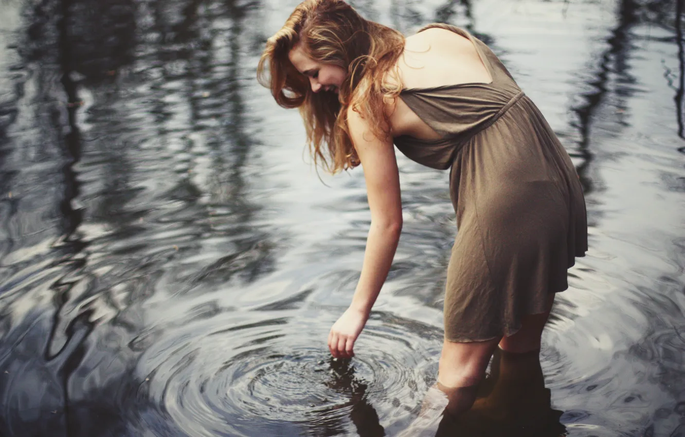 Photo wallpaper wave, joy, smile, lake, reflection, hair, dress, waves