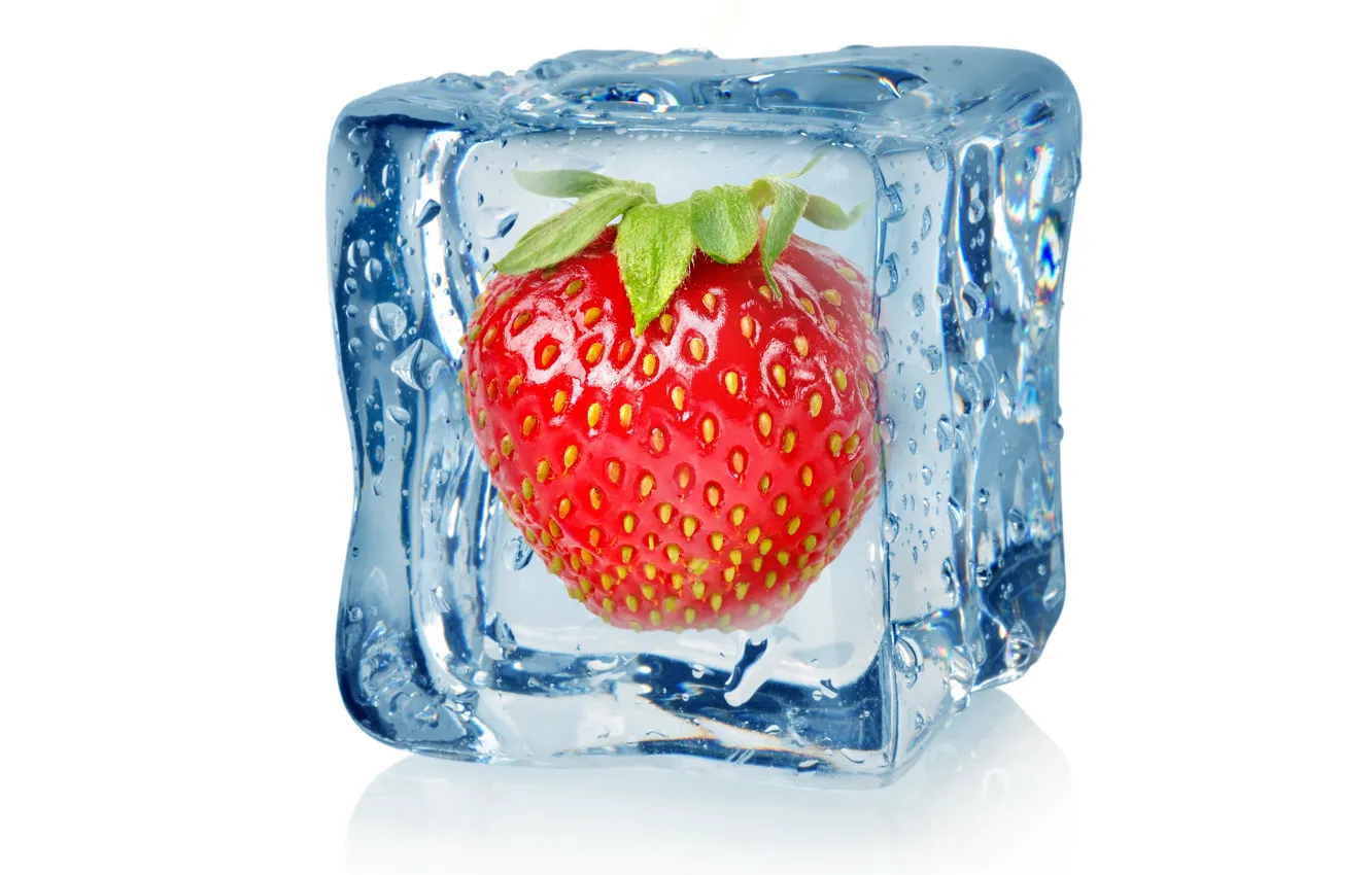 Photo wallpaper ice, droplets, strawberry, berry