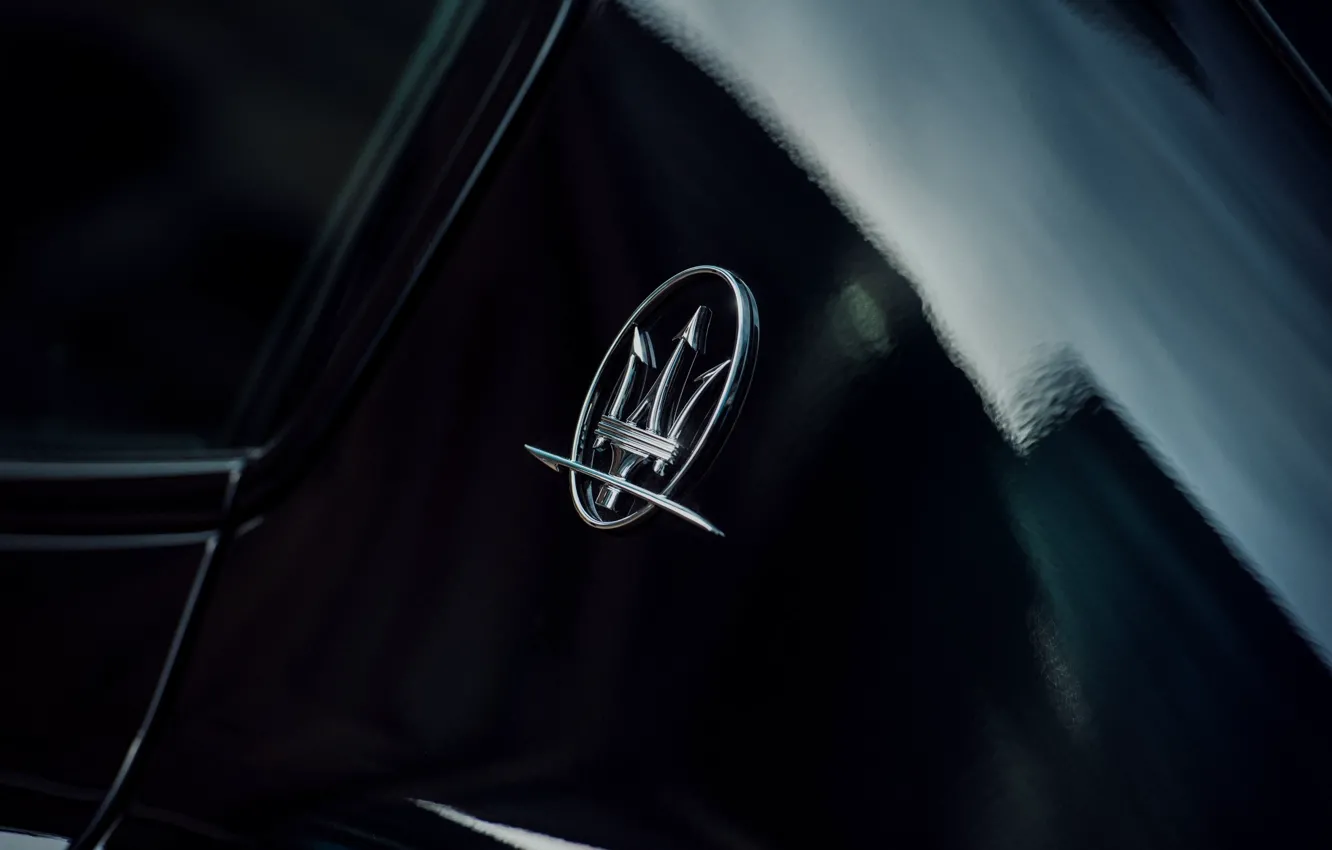 Photo wallpaper Maserati, logo, close-up, Ghibli, badge, Maserati Ghibli Nrissimo