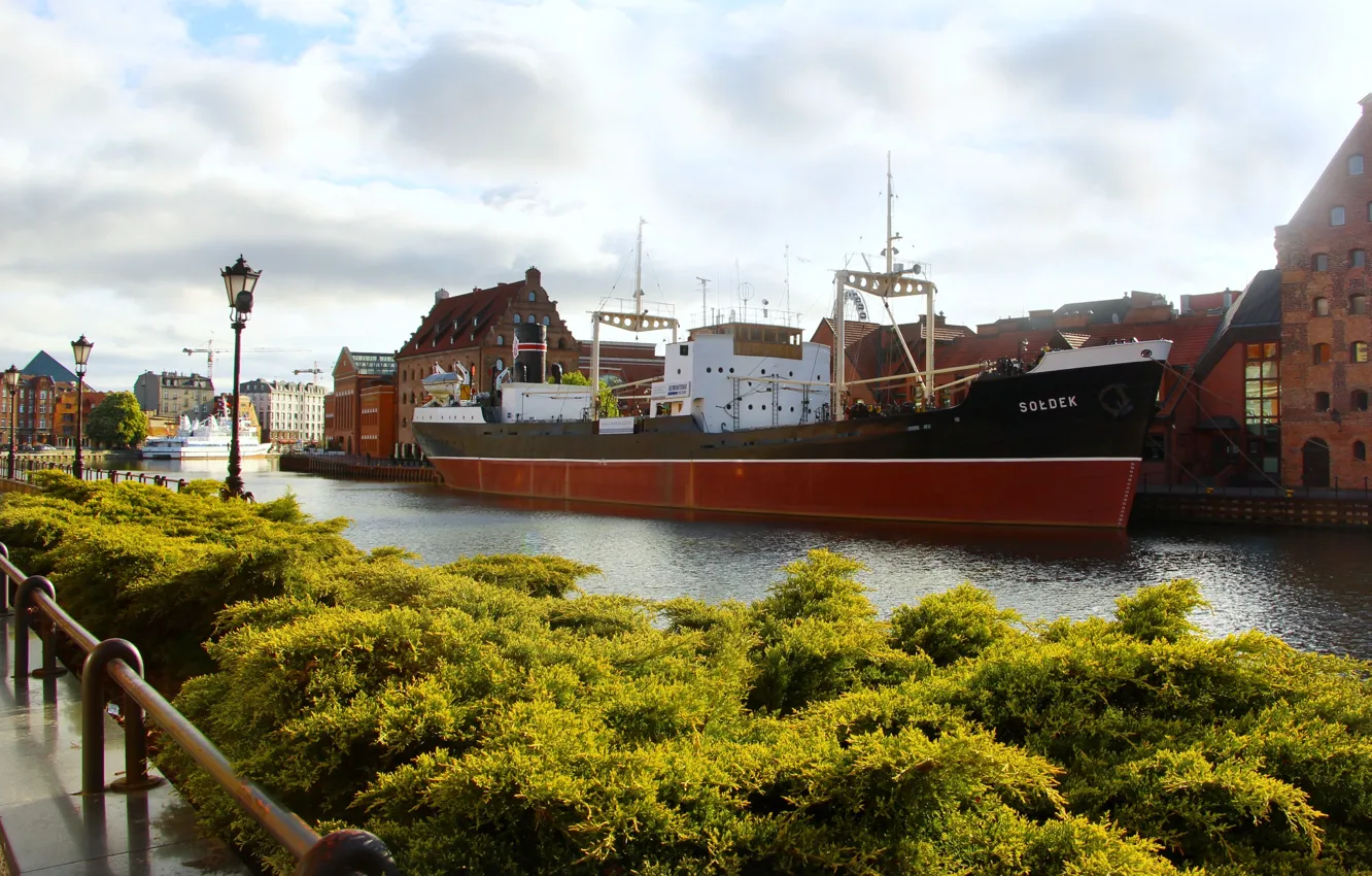 Photo wallpaper river, ship, Gdansk