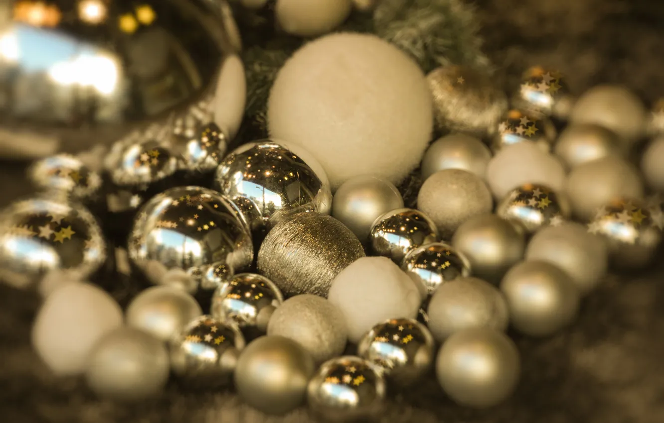 Photo wallpaper balls, reflection, beads