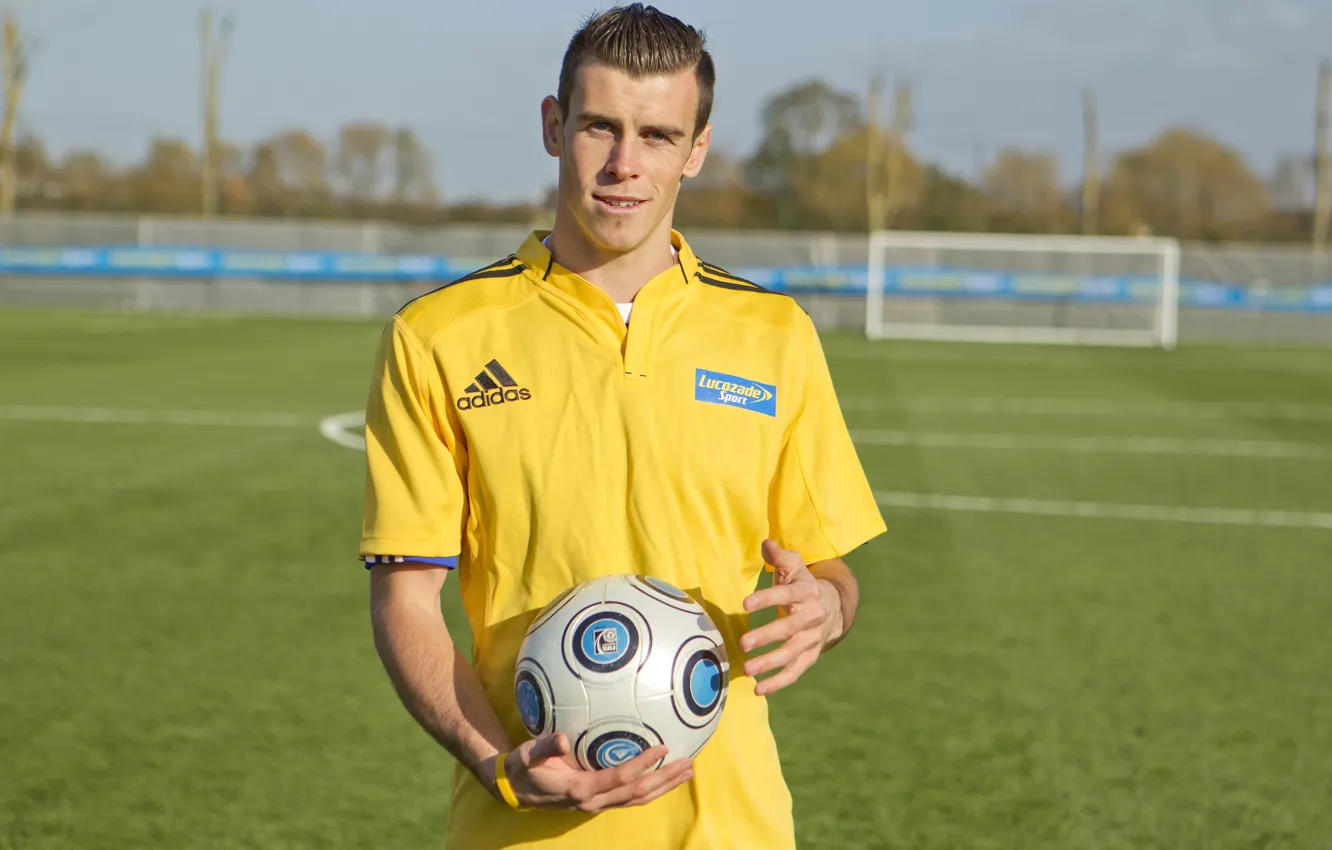 Photo wallpaper speed, power, player, runner, Real Madrid, Tottenham, Gareth Bale, super player