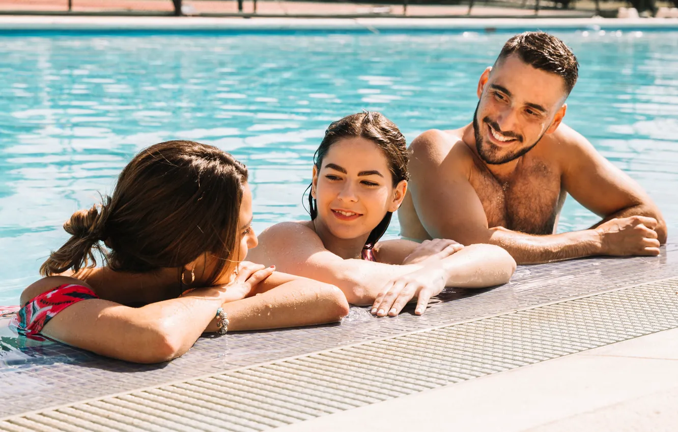 Photo wallpaper girl, the sun, two, wet, pool, male, brown hair, guy