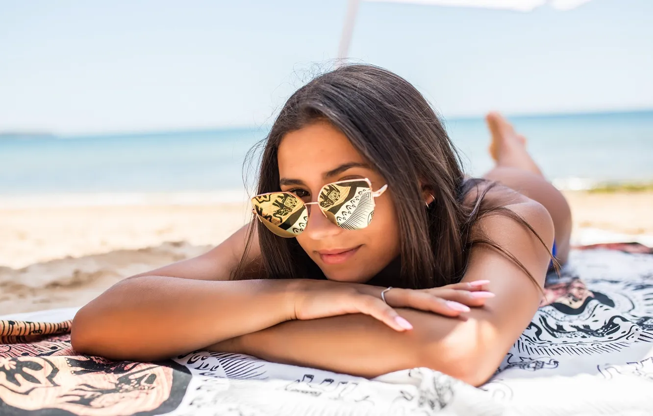 Photo wallpaper girl, brown eyes, photo, model, brunette, sunglasses, portrait, close up