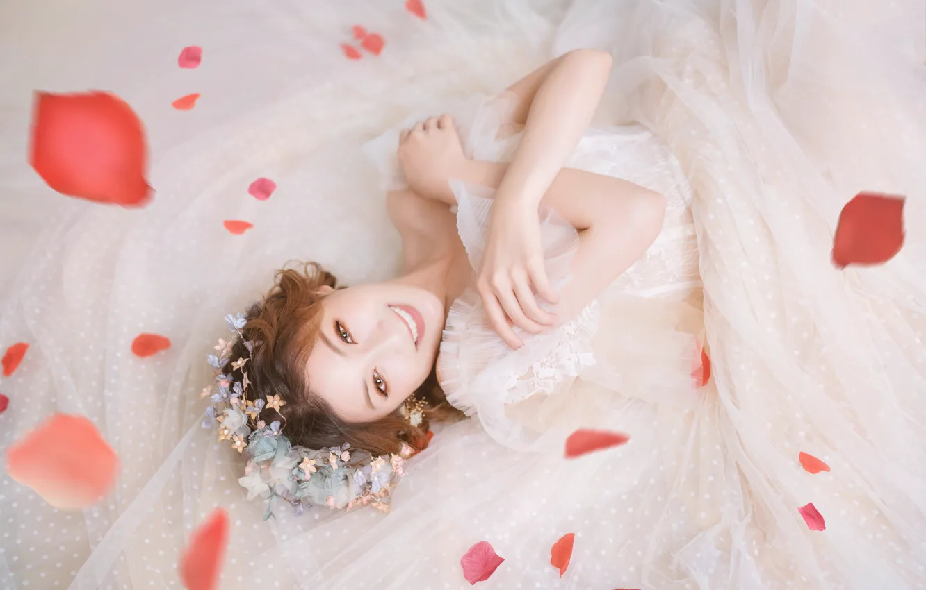 Photo wallpaper girl, flowers, face, pose, smile, white, petals, dress