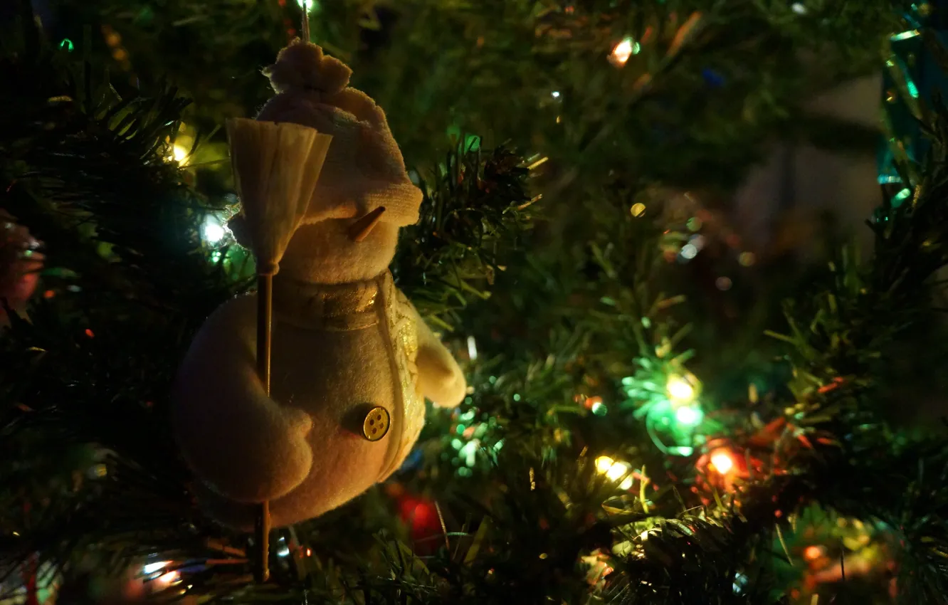 Photo wallpaper macro, toy, tree, new year, light bulb