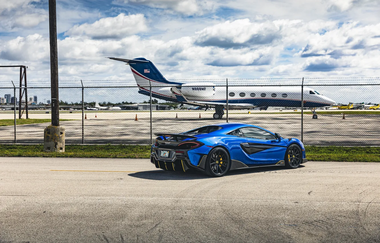 Photo wallpaper McLaren, airport, supercar, 600LT