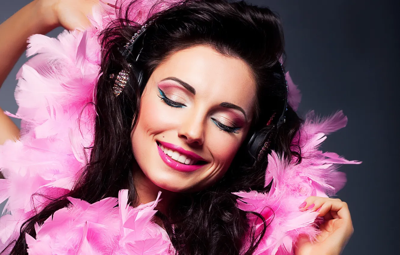 Photo wallpaper look, girl, smile, music, model, hair, makeup, headphones
