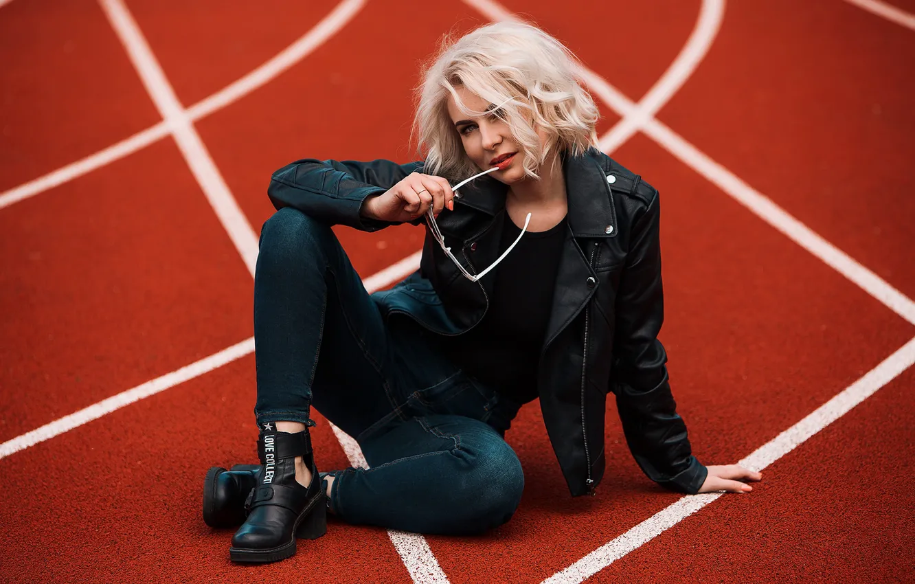 Photo wallpaper look, girl, pose, jeans, shoes, glasses, jacket, blonde