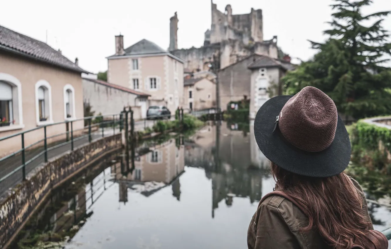 Photo wallpaper girl, the city, river, France, hat, medieval architecture, Vienna, Chauvigny