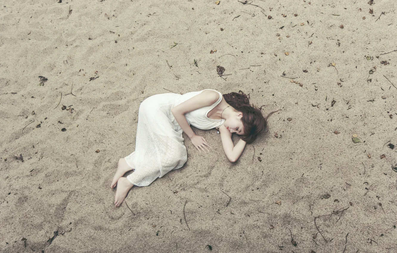 Photo wallpaper sand, girl, dress