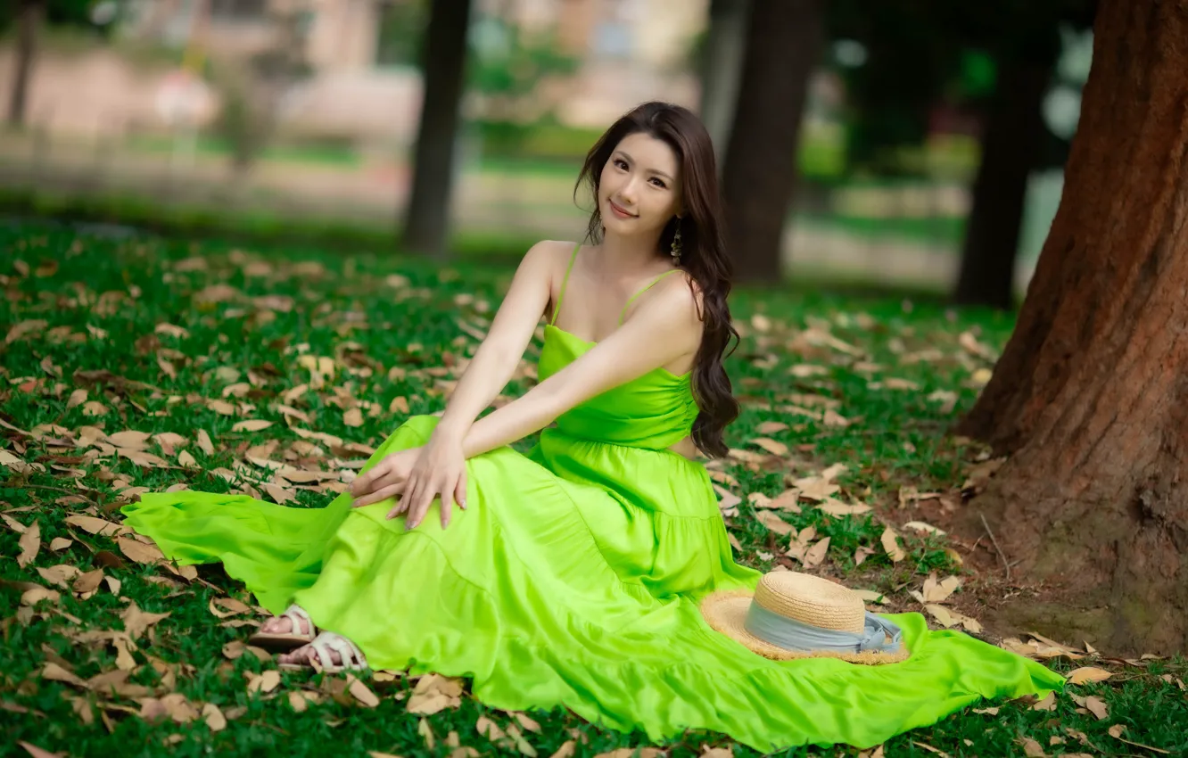 Photo wallpaper look, leaves, trees, pose, model, portrait, hat, makeup