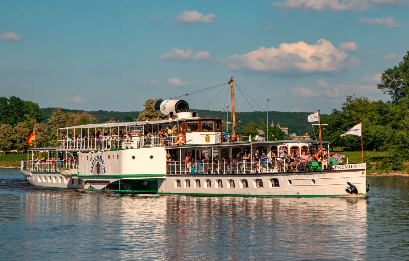 Photo wallpaper retro, steamer, a pleasure