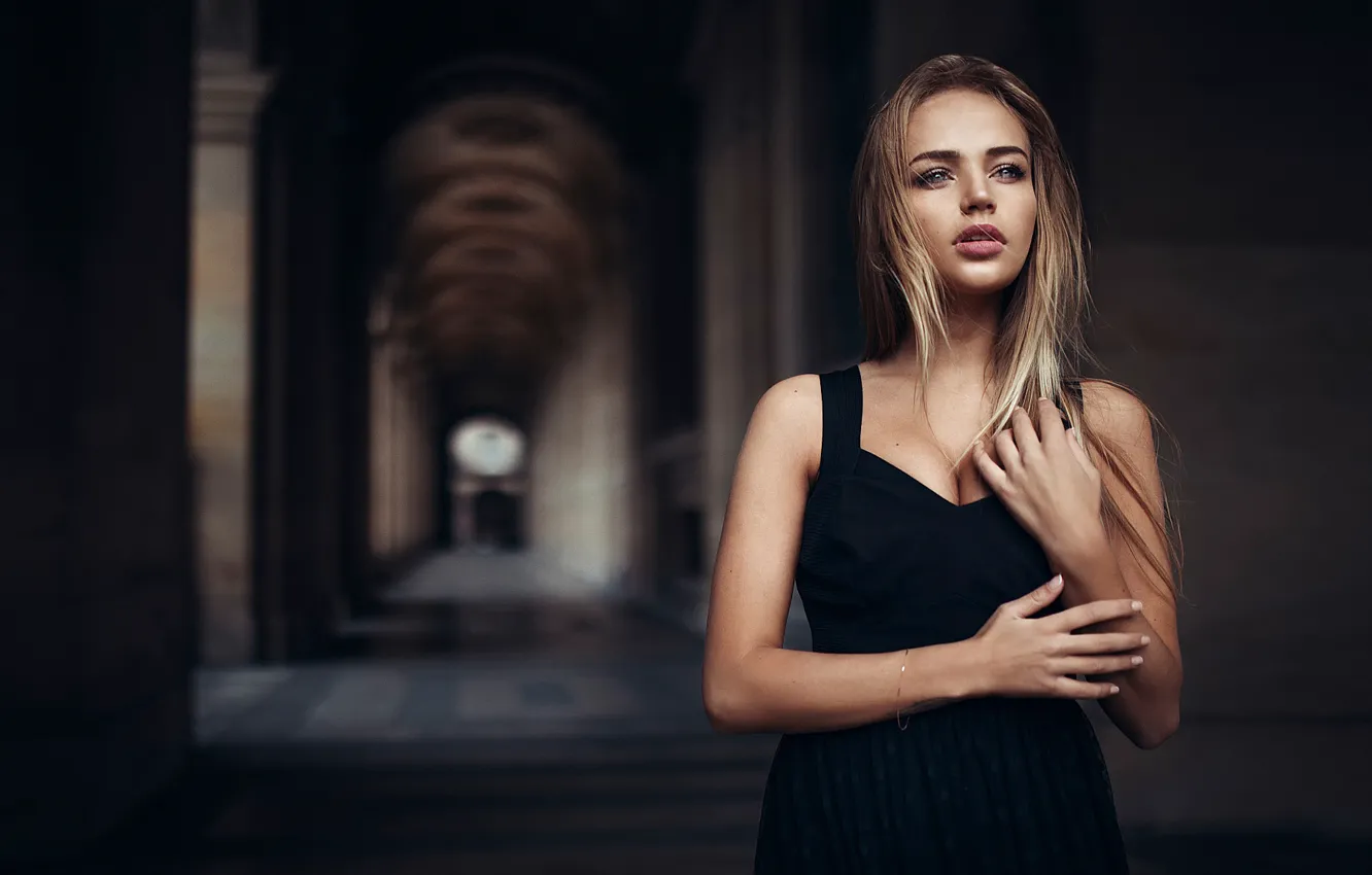 Photo wallpaper look, neckline, Mary, Ivan Gorokhov