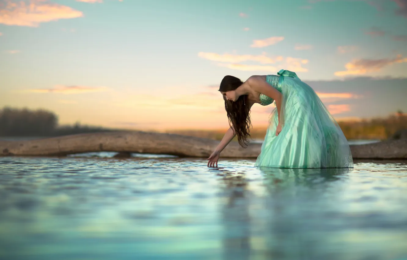 Photo wallpaper water, reflection, dress