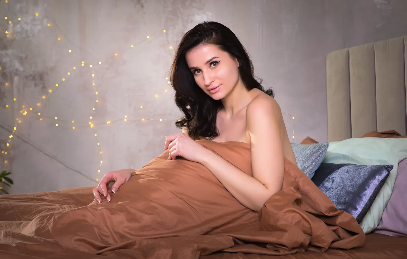 Photo wallpaper model, good morning, in bed, Rada