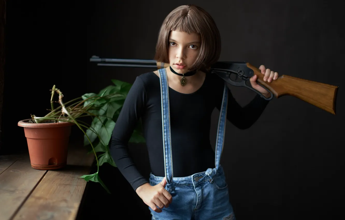 Photo wallpaper girl, the gun, Matilda, brown-eyed, Alexander Vinogradov