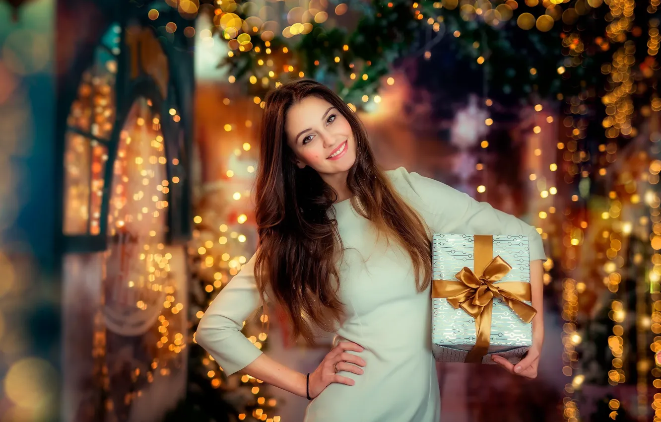 Photo wallpaper girl, decoration, smile, holiday, box, gift, new year, dress