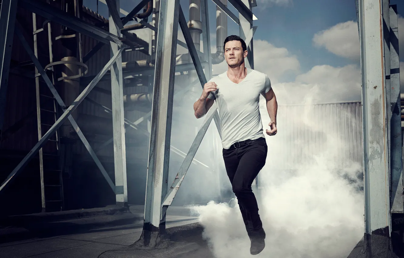Photo wallpaper photoshoot, Luke Evans, Luke Evans, Men's Health