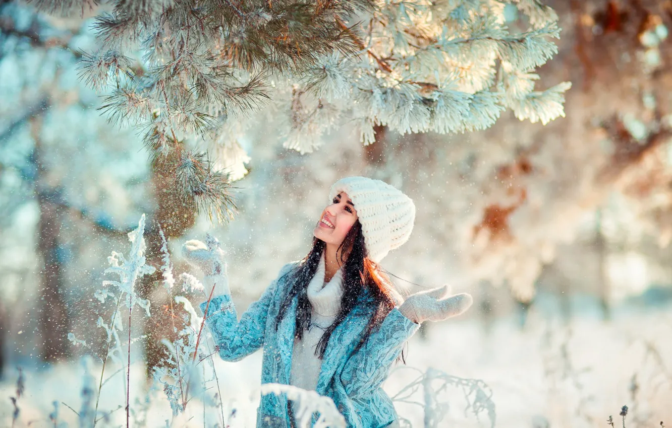 Photo wallpaper winter, frost, forest, look, girl, light, snow, trees