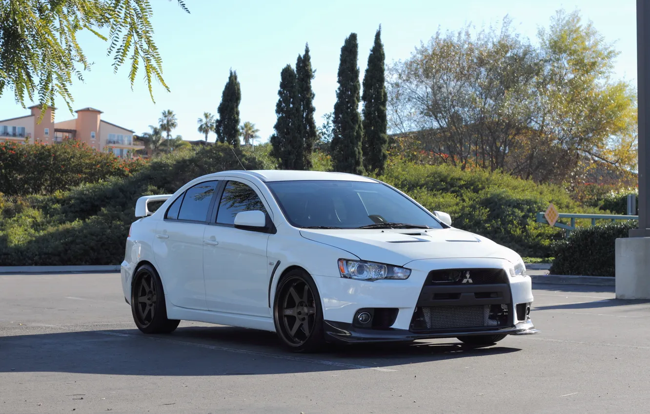 Photo wallpaper white, wheels, mitsubishi, lancer, evolution, people