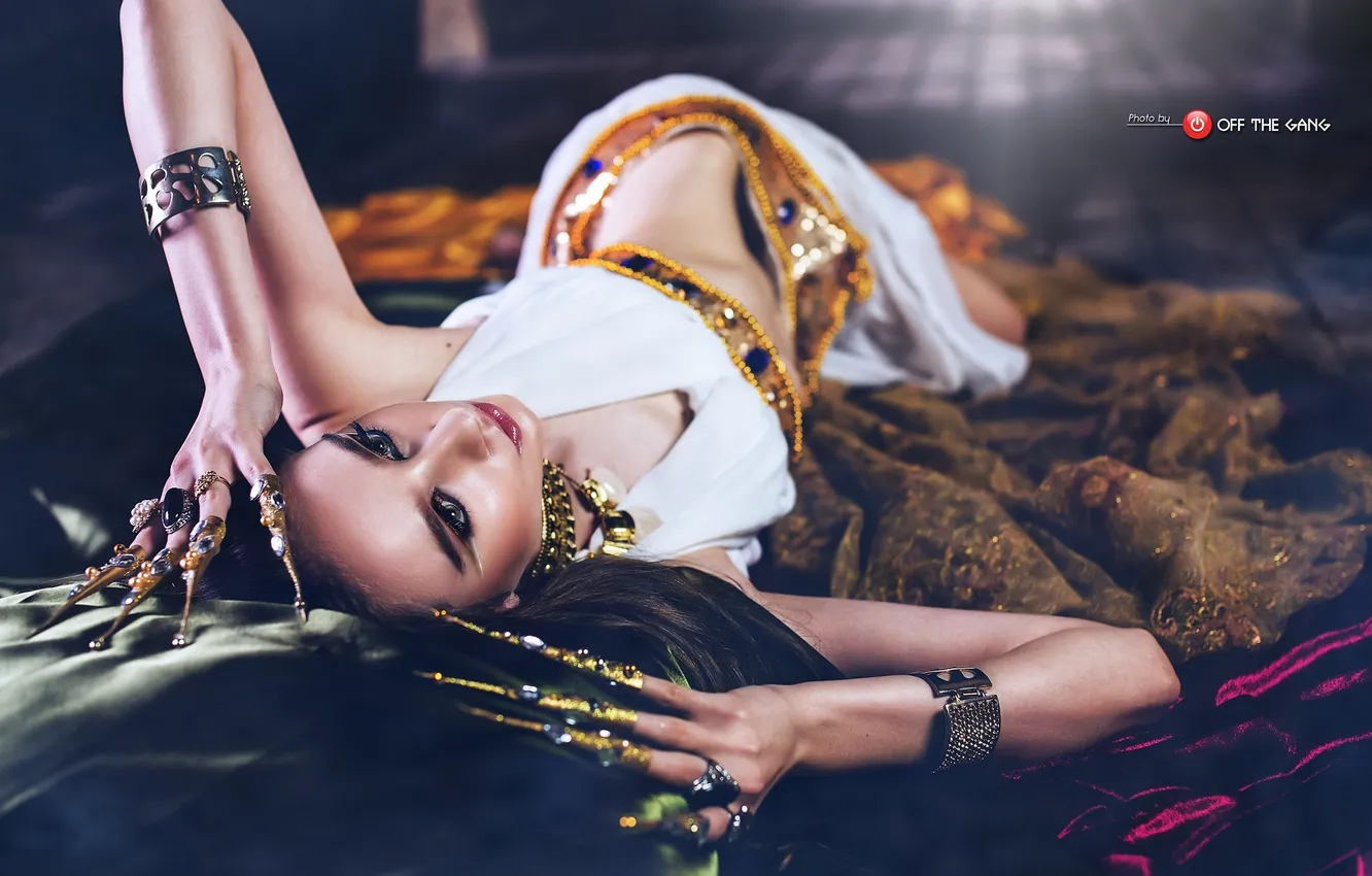 Photo wallpaper pose, passion, makeup, beauty, claws, East, Off The Gang photography