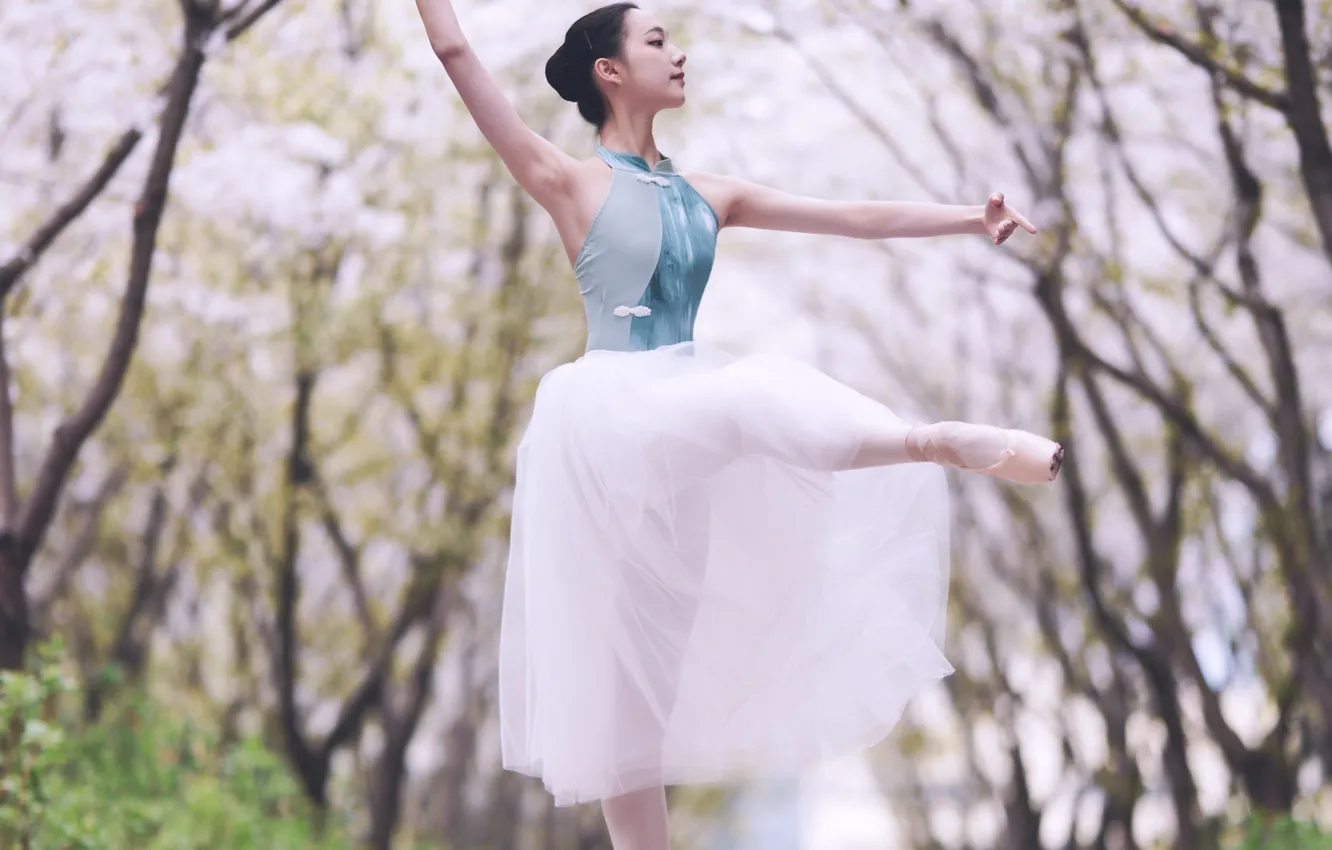 Photo wallpaper Beautiful, Asian, Model, Flowers, Street, Dance, Woman, Road