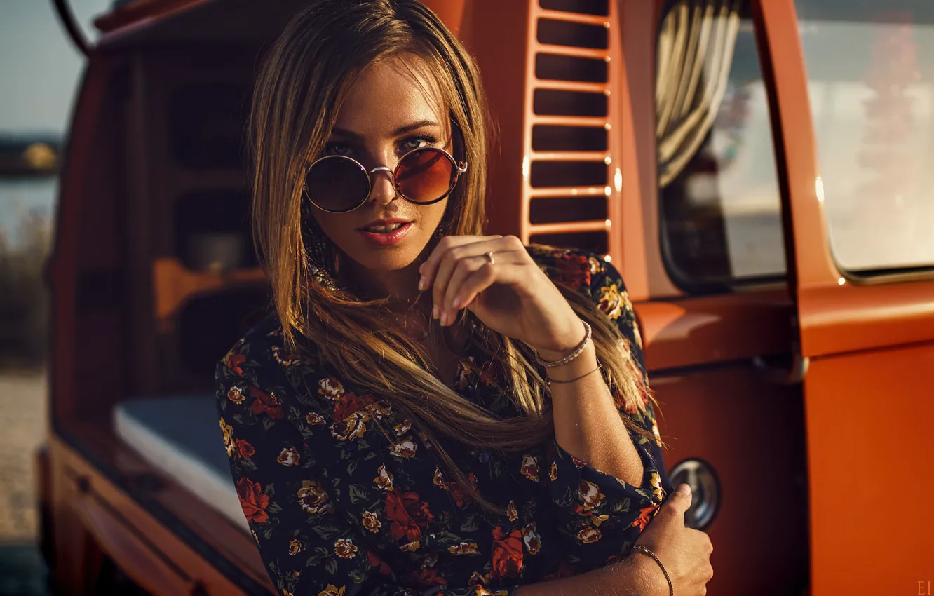 Photo wallpaper look, girl, the sun, pose, river, model, portrait, makeup