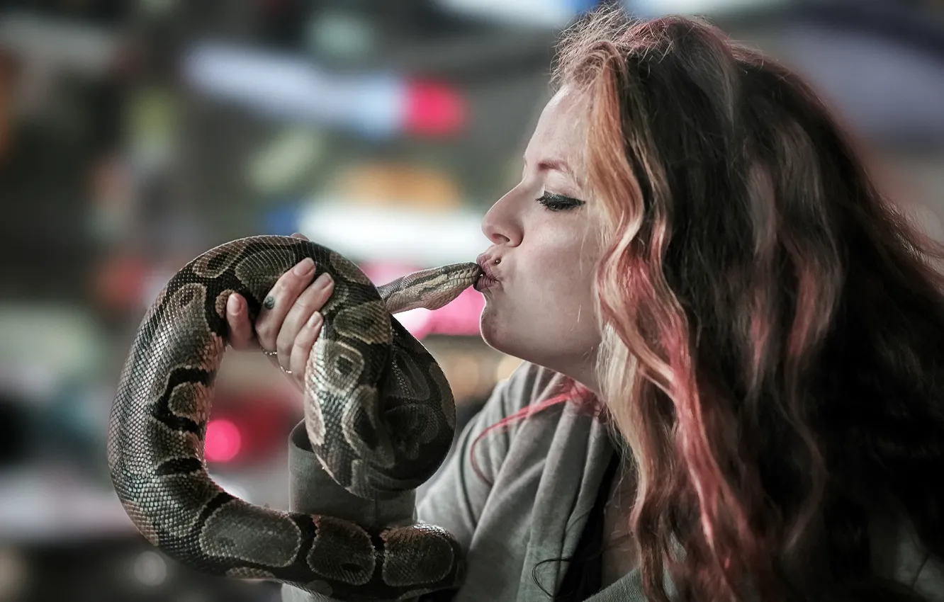 Photo wallpaper background, people, snake