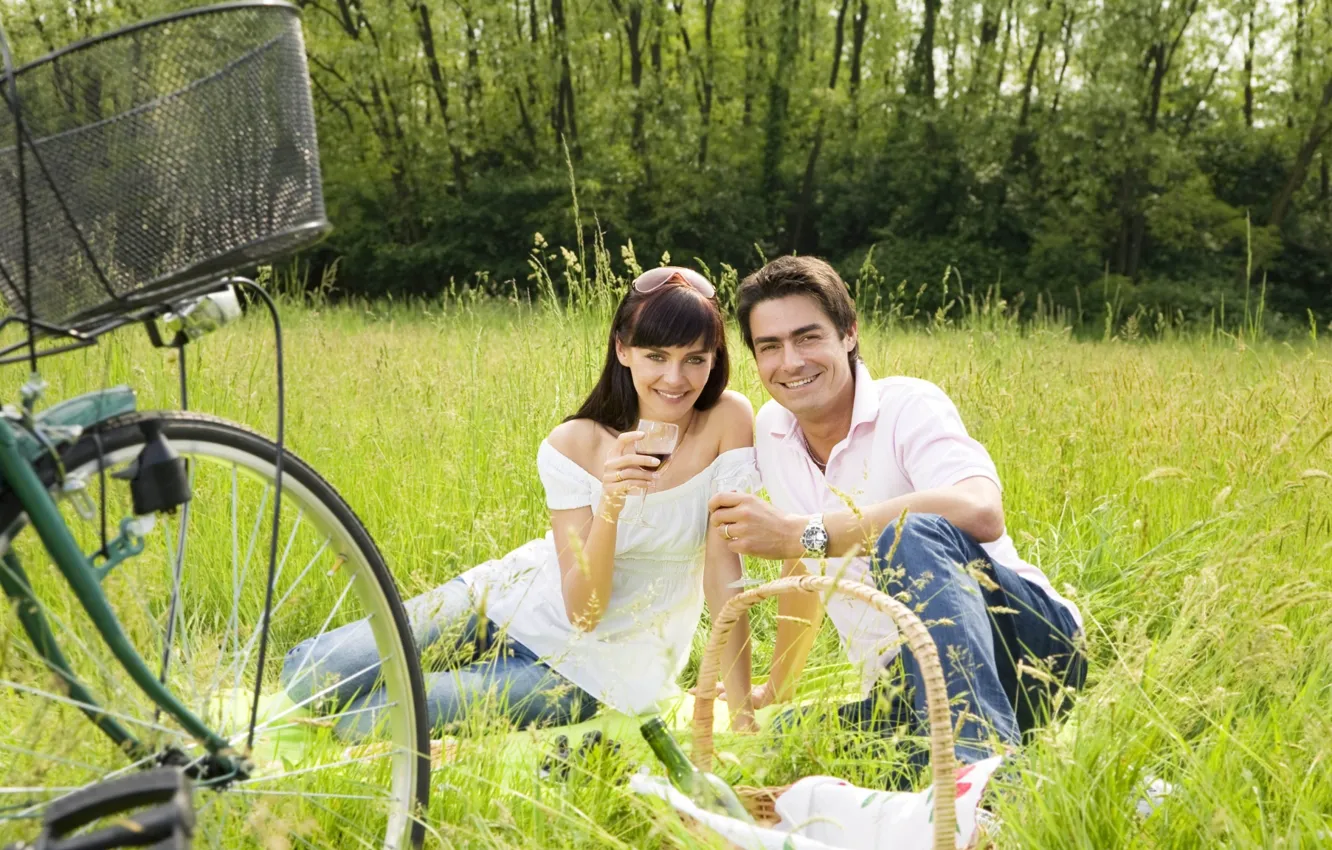 Photo wallpaper love, nature, woman, wine, man, couple, glasses, picnic