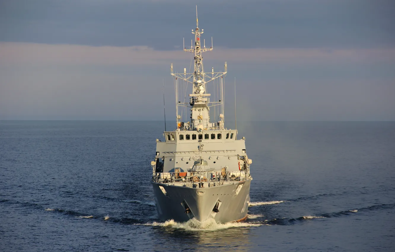 Photo wallpaper Navy, The Baltic sea, basic, minesweeper, "Alexander Hamilton"