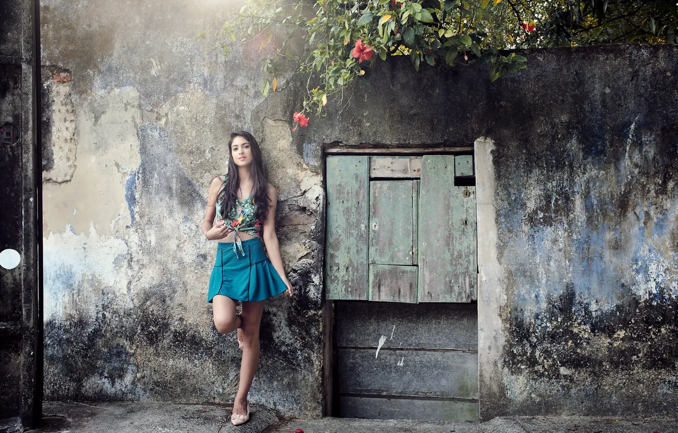 Photo wallpaper look, girl, wall