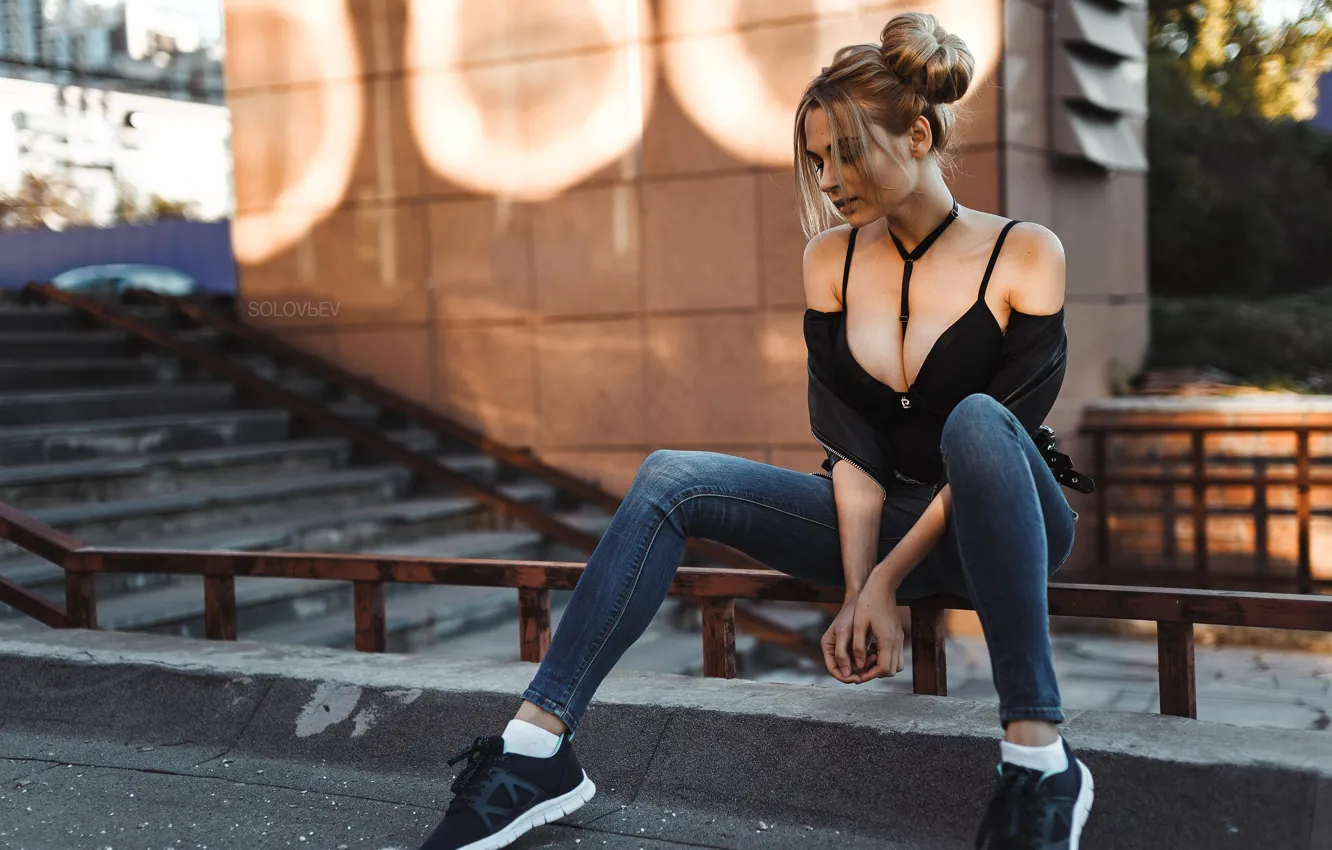 Photo wallpaper girl, legs, model, pretty, jeans, breasts, sneakers