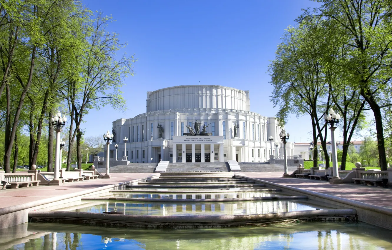 Photo wallpaper the sky, trees, lights, fountain, statues, Belarus, Minsk, The Bolshoi theatre