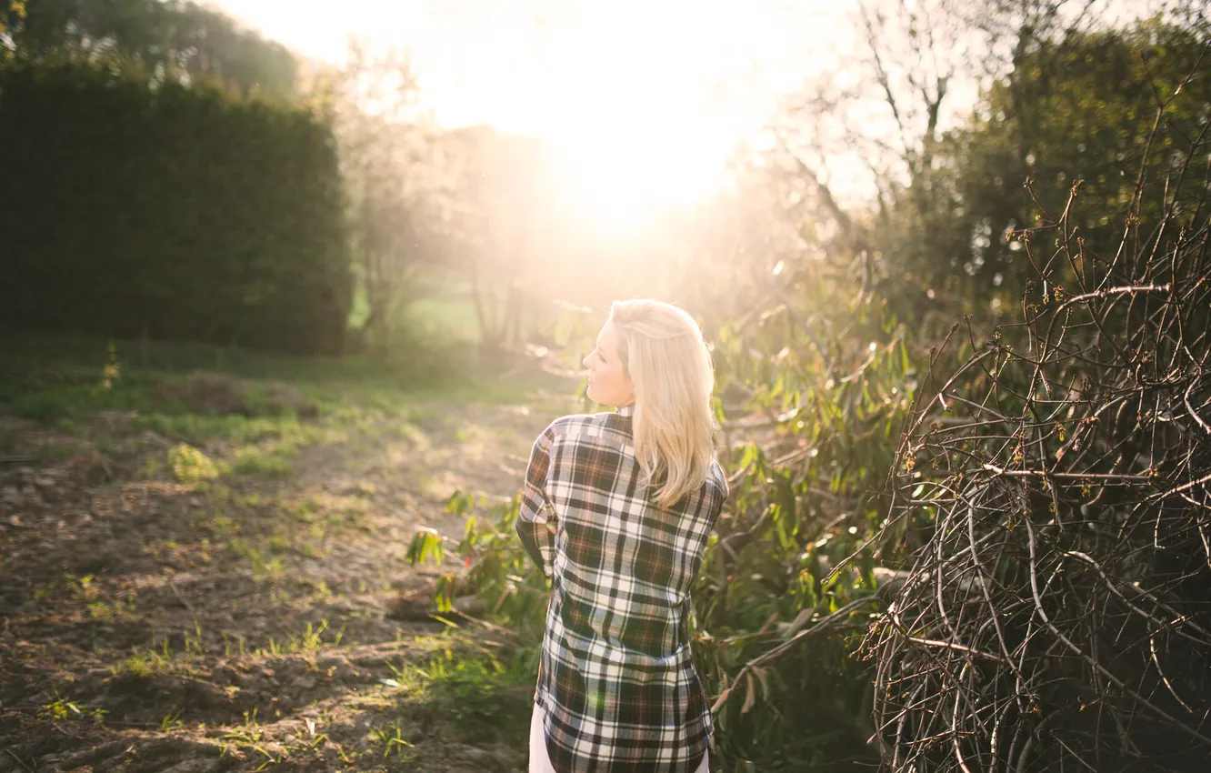 Photo wallpaper girl, cell, blonde, shirt
