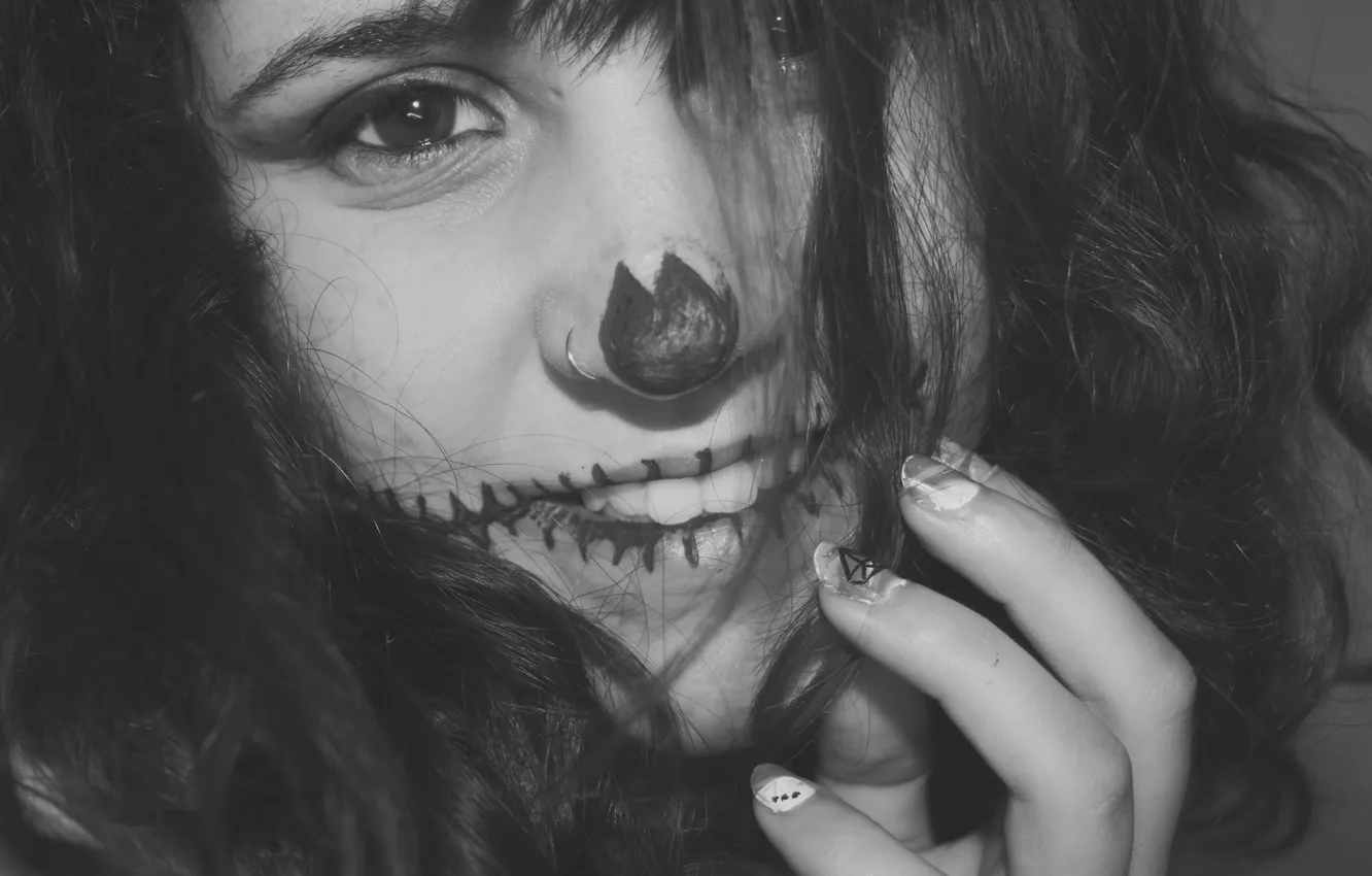 Photo wallpaper eyes, girl, face, smile, piercing, manicure