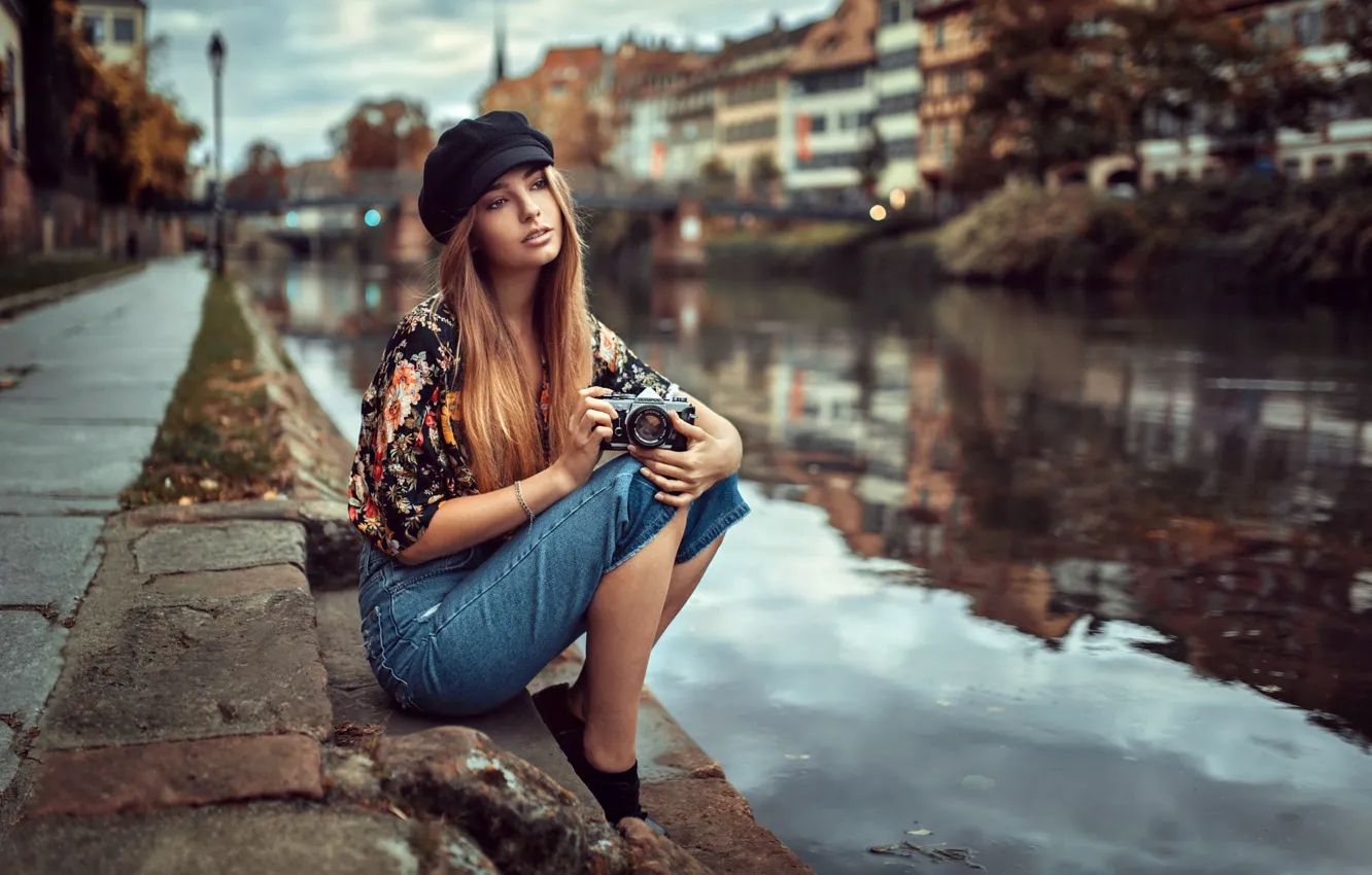 Photo wallpaper girl, bridge, the city, river, portrait, home, jeans, makeup