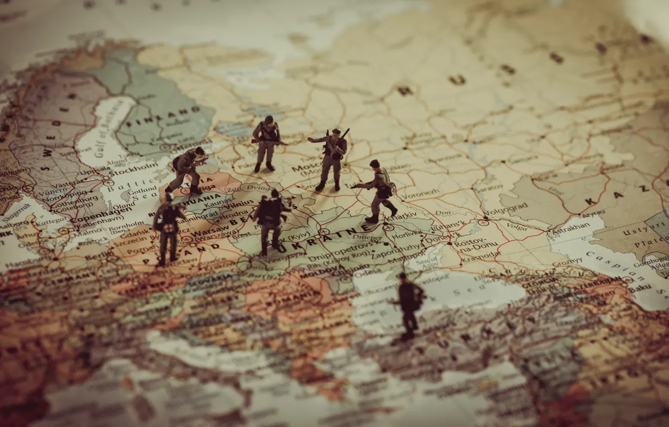 Photo wallpaper soldiers, war, map, World War II, dolls