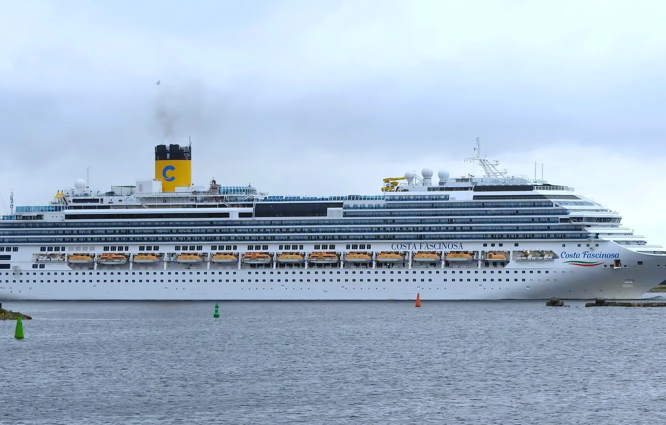 Photo wallpaper stay, liner, cruise