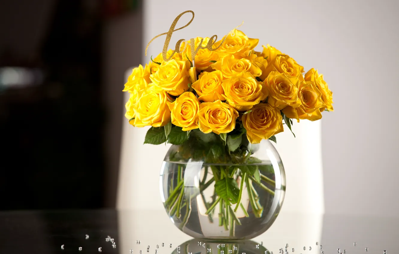 Photo wallpaper Love, roses, bouquet, vase, yellow, vase, roses, table
