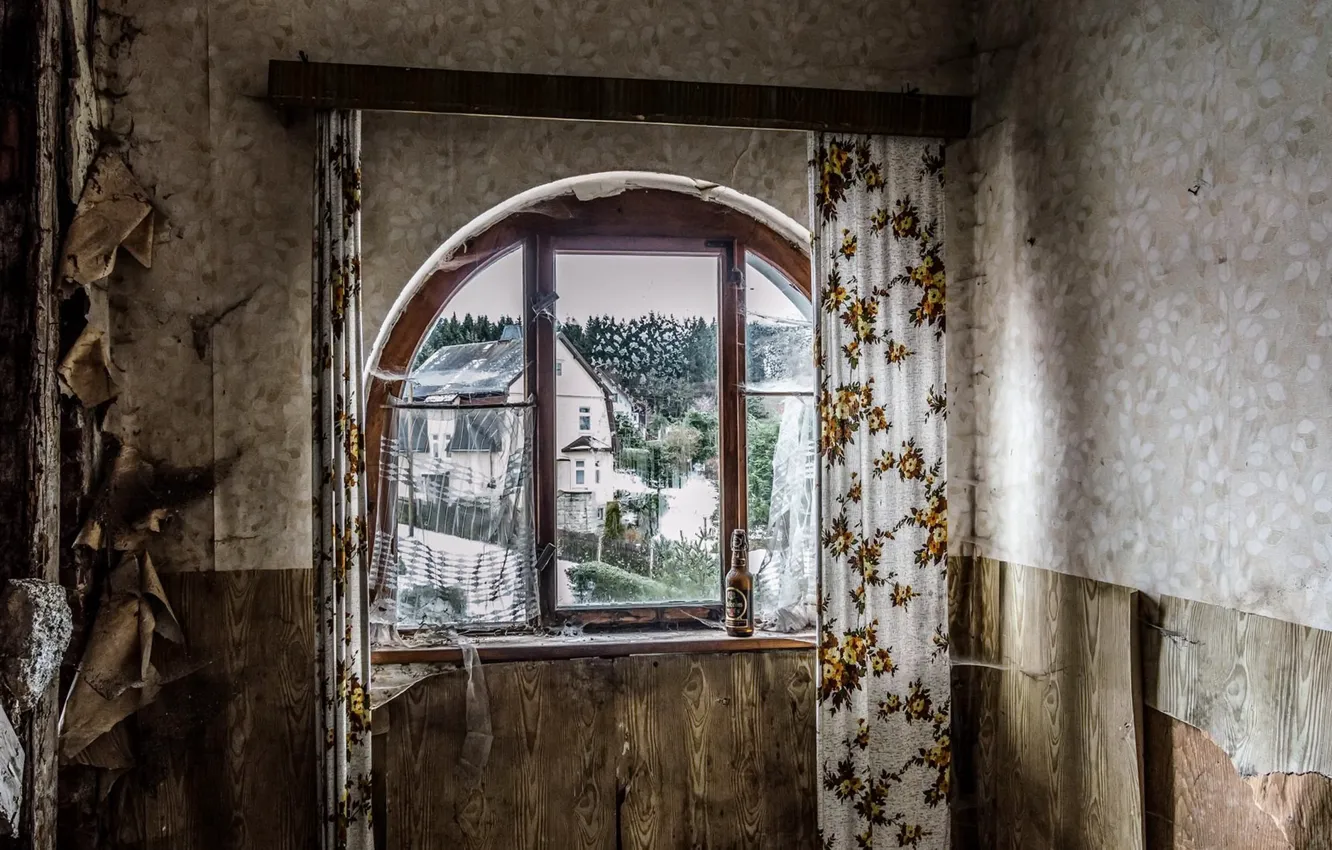 Photo wallpaper room, bottle, window